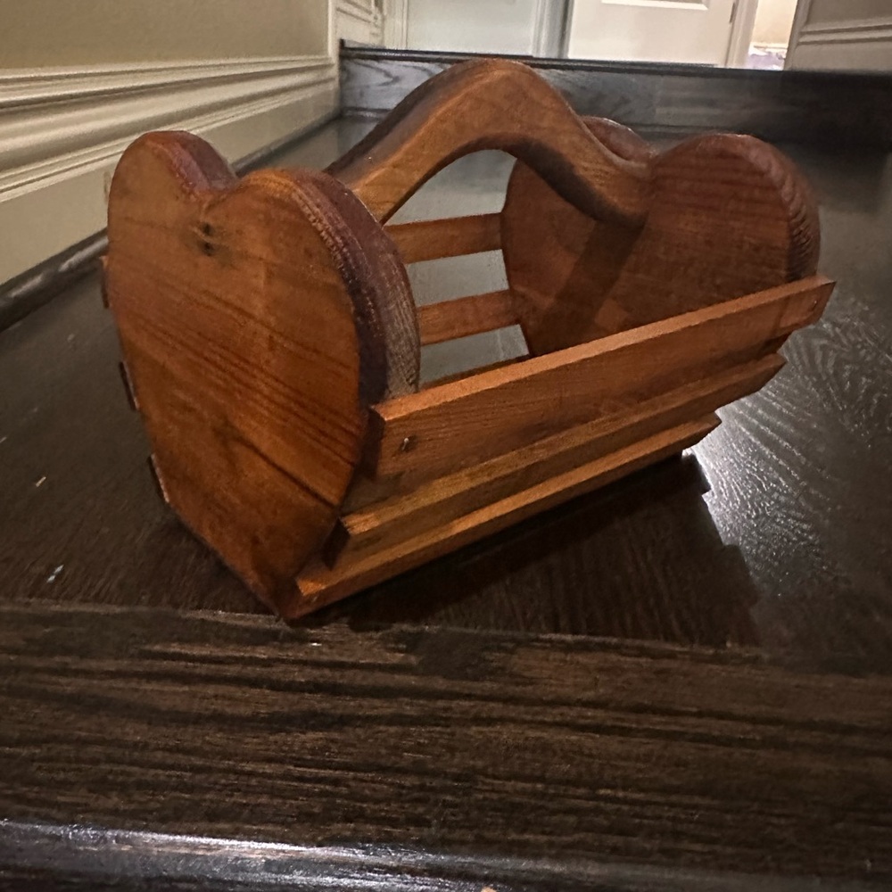 Vintage Wooden Heart Basket Storage Guest Desk Office catch-all kitchen - Picture 11 of 11